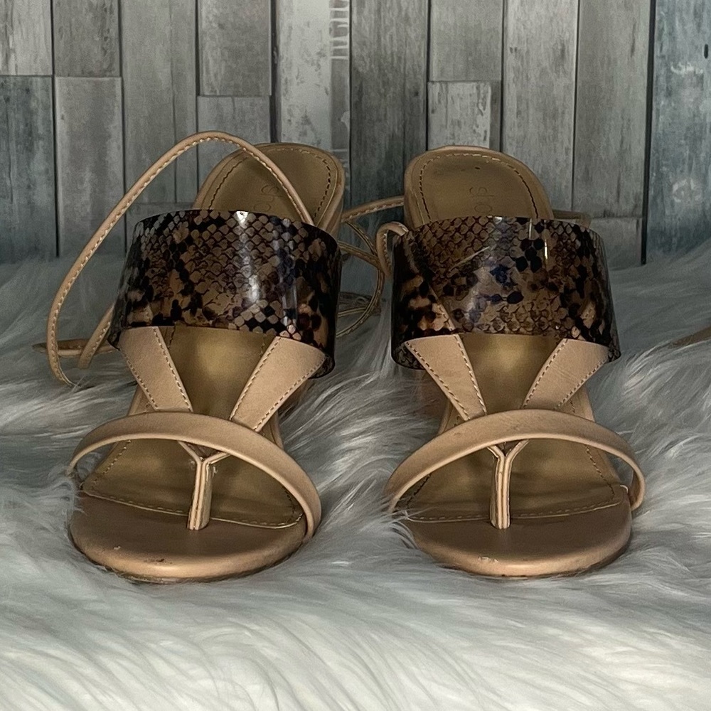 SHOEDAZZLE SANDALS 6.5